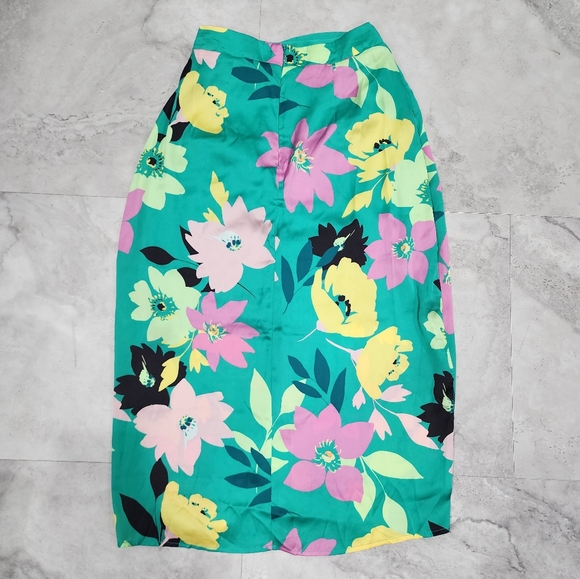 Kelly Renee  Wrap Skirt Sz SP Small Petite Floral Midi Back Zip Hook Festive - Picture 7 of 7